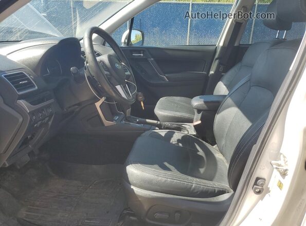JF2SJESC7JH424953 2018 SUBARU FORESTER White Սալոնի դիմացի տեսք