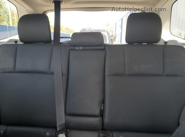 JF2SJESC7JH424953 2018 SUBARU FORESTER White Հետևի նստատեղերի տեսք