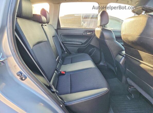 JF2SJGDC4GH495450 2016 SUBARU FORESTER Серебряный Вид задней части салона