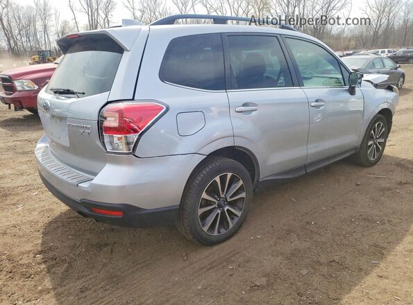 JF2SJGEC2JH435575 2018 SUBARU FORESTER Silver Trasero derecho