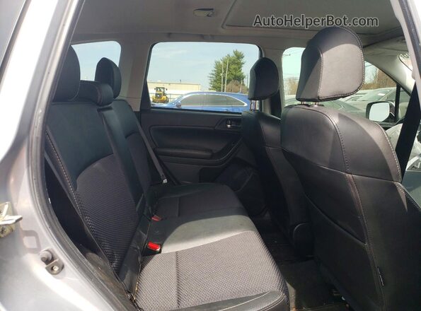 JF2SJGEC2JH435575 2018 SUBARU FORESTER Silver Vista de los asientos traseros