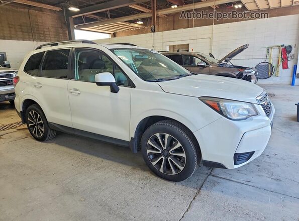 JF2SJGEC4HH550043 2017 SUBARU FORESTER White Передня права чверть