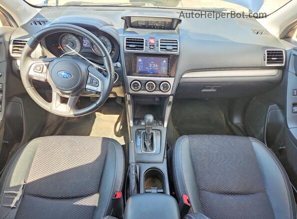 JF2SJGEC5HH800390 2017 SUBARU FORESTER Синий Вид панели приборов