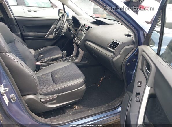 JF2SJGEC6HH402332 2017 SUBARU FORESTER Синий Вид салона спереди