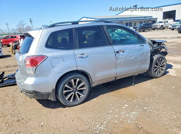 JF2SJGTC9HH425302 2017 SUBARU FORESTER Silver Trasero derecho