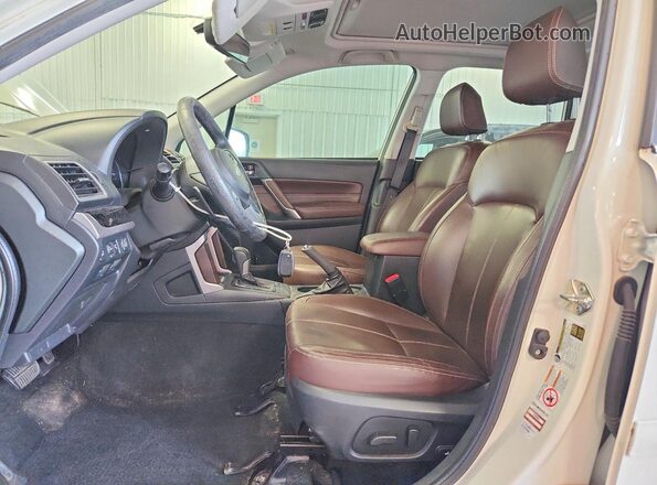 JF2SJGWC0JH458593 2018 SUBARU FORESTER White Front interior view
