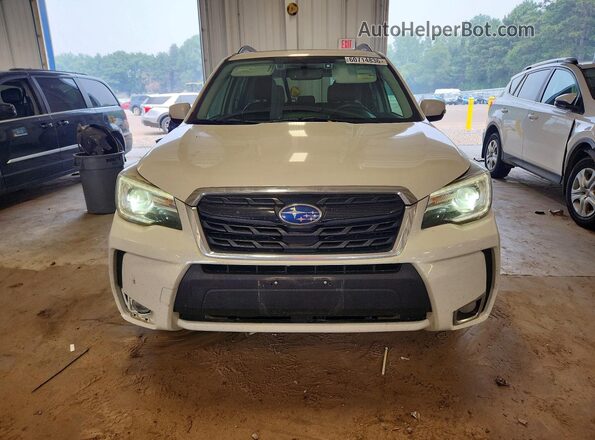 JF2SJGWC0JH458593 2018 SUBARU FORESTER White Front view