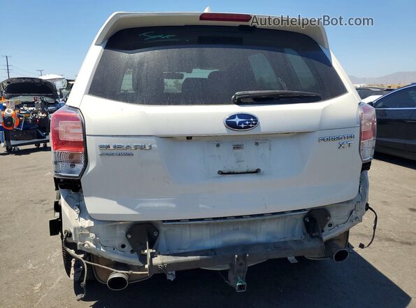 JF2SJGWC2HH581029 2017 SUBARU FORESTER White Вид ззаду