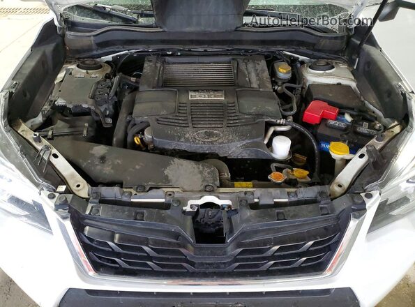 JF2SJGWC4JH466146 2018 SUBARU FORESTER White ძრავის განყოფილების ხედი