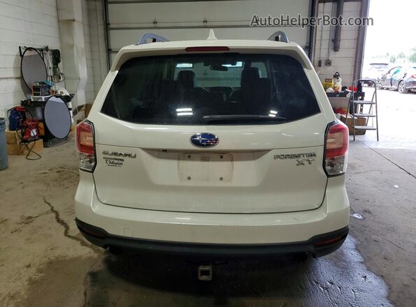 JF2SJGWC4JH466146 2018 SUBARU FORESTER White უკანა ხედი