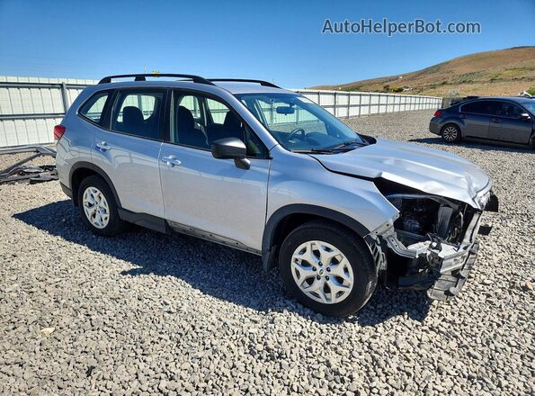 JF2SKACC8KH457210 2019 SUBARU FORESTER Silver Front right