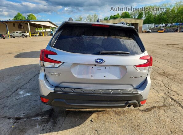 JF2SKACC8RH487186 2024 SUBARU FORESTER Серебряный Вид сзади