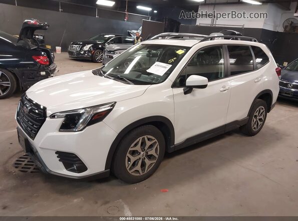 JF2SKADC1RH463424 2024 SUBARU FORESTER White Առջևի ձախ երեք քառորդ տեսարան