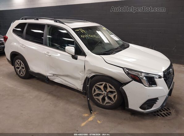 JF2SKADC1RH463424 2024 SUBARU FORESTER White Դիմացի տեսք