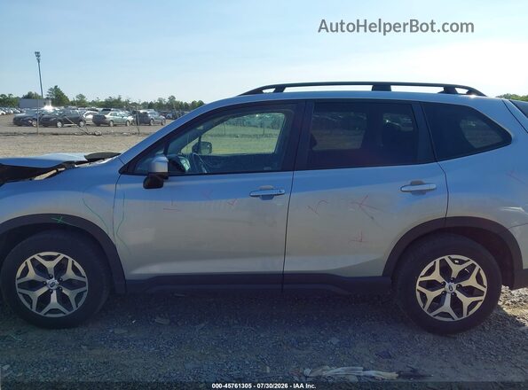 JF2SKADC4RH506962 2024 SUBARU FORESTER Silver 