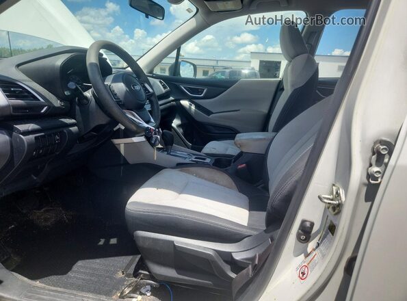 JF2SKADC6LH484745 2020 SUBARU FORESTER White Front interior view