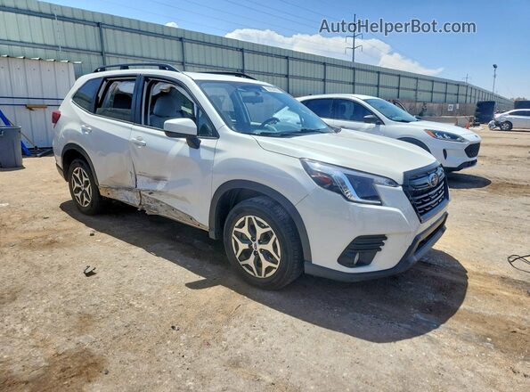 JF2SKADC7NH444743 2022 SUBARU FORESTER White Front right