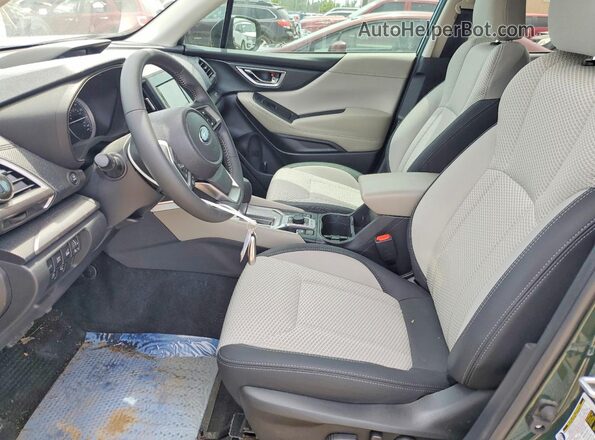 JF2SKADC7RH473147 2024 SUBARU FORESTER Green წინა სალონის ხედი