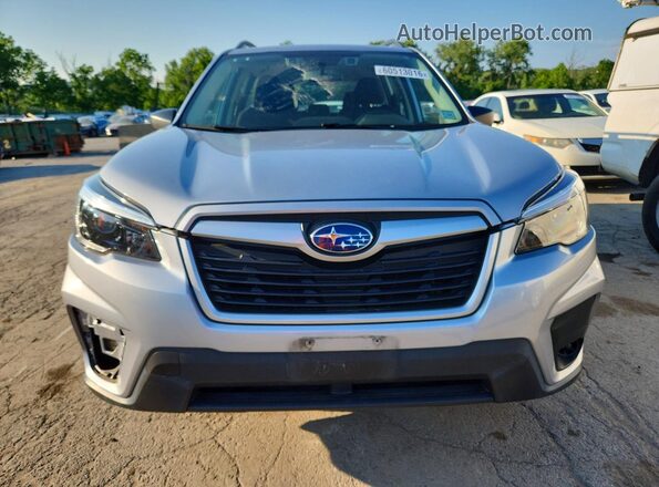 JF2SKADC9MH420233 2021 SUBARU FORESTER Silver Widok z przodu
