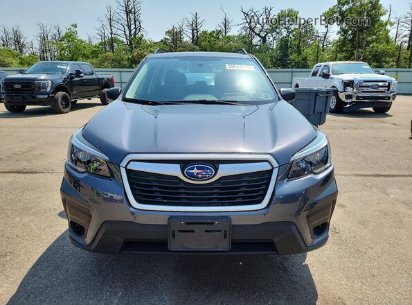 JF2SKADCXMH568357 2021 SUBARU FORESTER Gray Front view