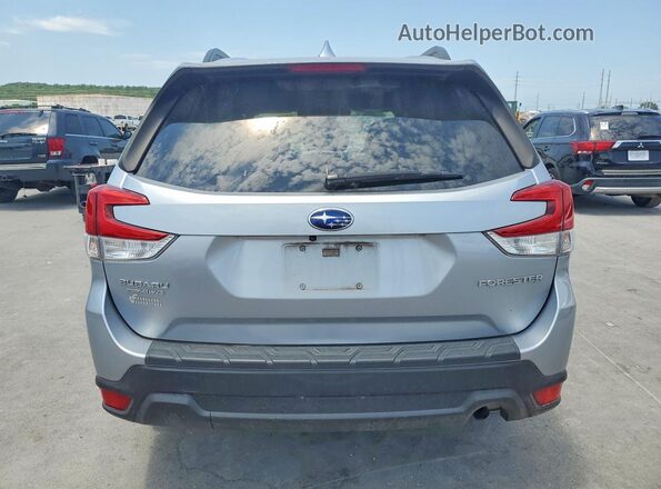 JF2SKAEC2KH525093 2019 SUBARU FORESTER Silver Widok z tyłu
