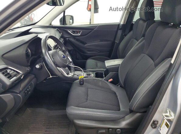 JF2SKAEC2NH402138 2022 SUBARU FORESTER Silver Вид салону спереду