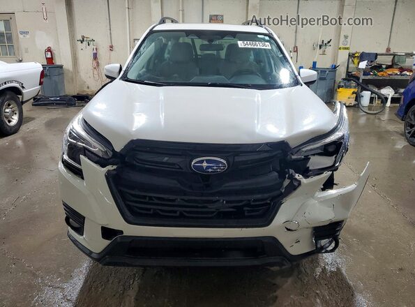 JF2SKAEC3PH454705 2023 SUBARU FORESTER White Widok z przodu