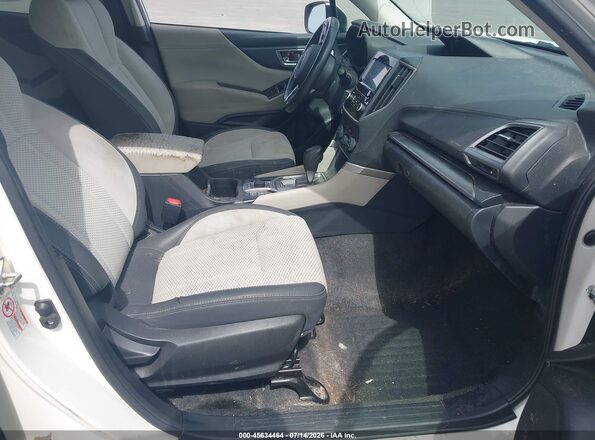 JF2SKAEC4KH567331 2019 SUBARU FORESTER White Սալոնի դիմացի տեսք
