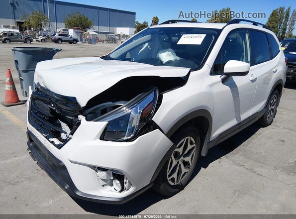 JF2SKAEC9PH460184 2023 SUBARU FORESTER White წინა მარცხენა ხედი სამი მეოთხედიდან