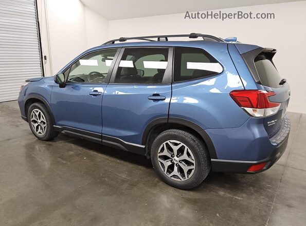 JF2SKAFC6MH514888 2021 SUBARU FORESTER Blue 