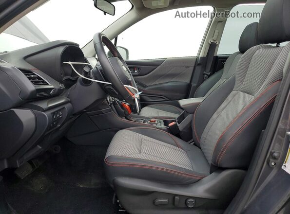 JF2SKAJC0PH415270 2023 SUBARU FORESTER Gray Вид салону спереду