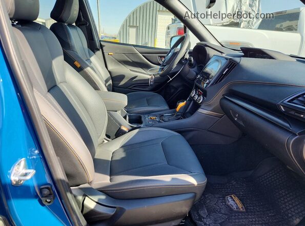 JF2SKAJC0RH530180 2024 SUBARU FORESTER Синий Вид салона спереди