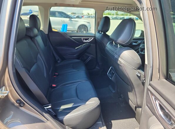 JF2SKAJC3MH514175 2021 SUBARU FORESTER Gray Rear interior view