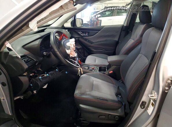 JF2SKAJC4PH427454 2023 SUBARU FORESTER Silver Widok wnętrza z przodu