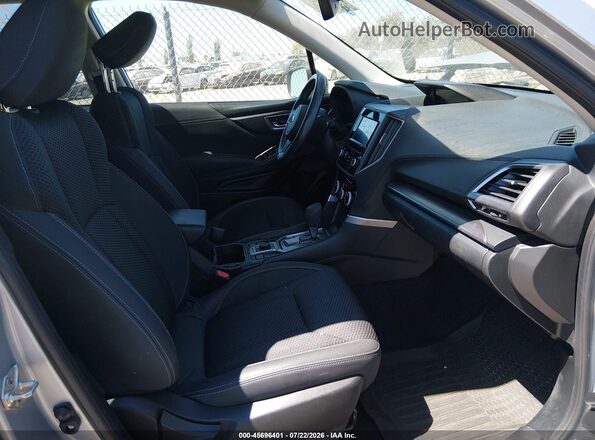 JF2SKAJC5MH430245 2021 SUBARU FORESTER Серебряный Вид салона спереди