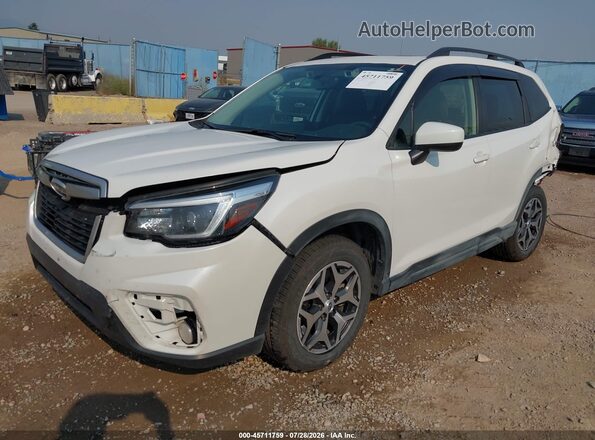 JF2SKAJC5MH467974 2021 SUBARU FORESTER White წინა მარცხენა ხედი სამი მეოთხედიდან