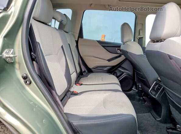 JF2SKAJC6MH522206 2021 SUBARU FORESTER Green Rear interior view