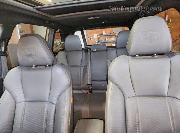 JF2SKAJC6RH527977 2024 SUBARU FORESTER Green Widok tylnych siedzeń
