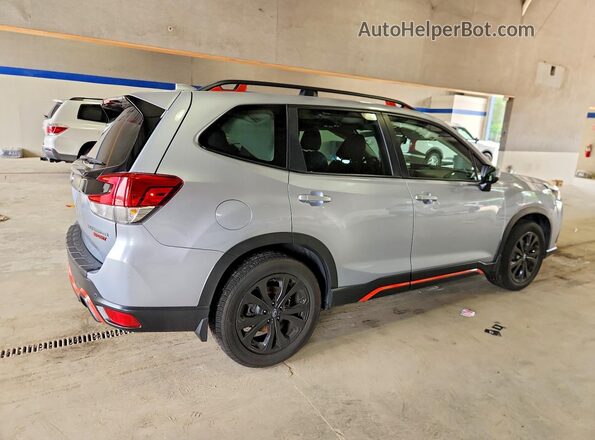 JF2SKAJC7PH538208 2023 SUBARU FORESTER Silver Trasero derecho