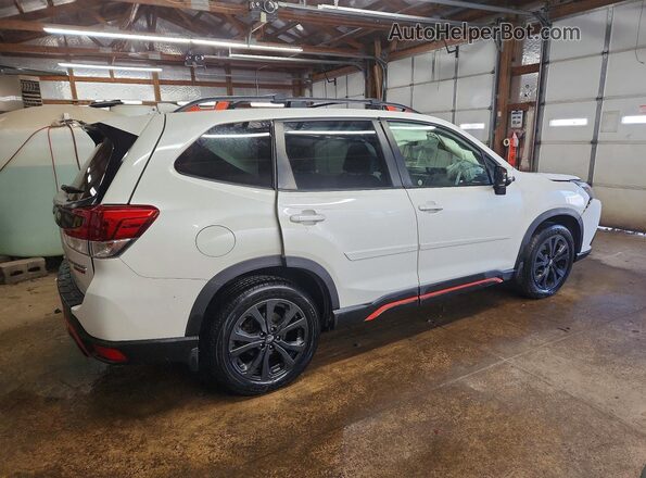 JF2SKAJC8NH407589 2022 SUBARU FORESTER White Tył prawy