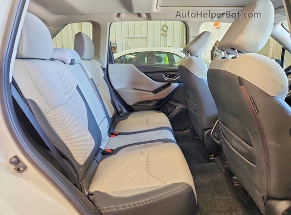 JF2SKAJC9LH468950 2020 SUBARU FORESTER White Vista interior trasera