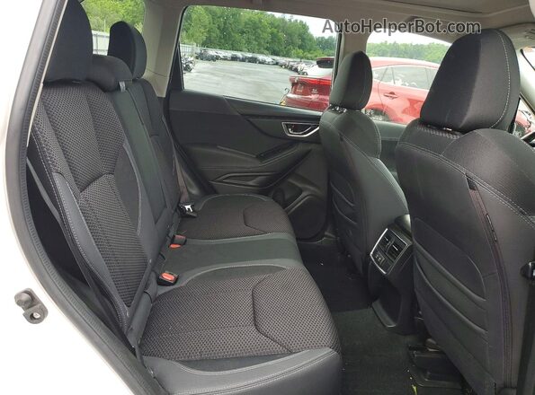 JF2SKAJCXMH487542 2021 SUBARU FORESTER White Vista interior trasera