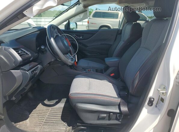 JF2SKAJCXNH449052 2022 SUBARU FORESTER White Widok wnętrza z przodu