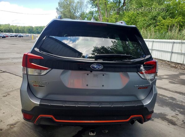 JF2SKAJCXNH518113 2022 SUBARU FORESTER Gray Widok z tyłu