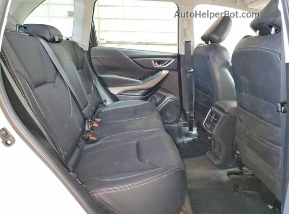 JF2SKALC1RH450240 2024 SUBARU FORESTER Белый Вид задней части салона