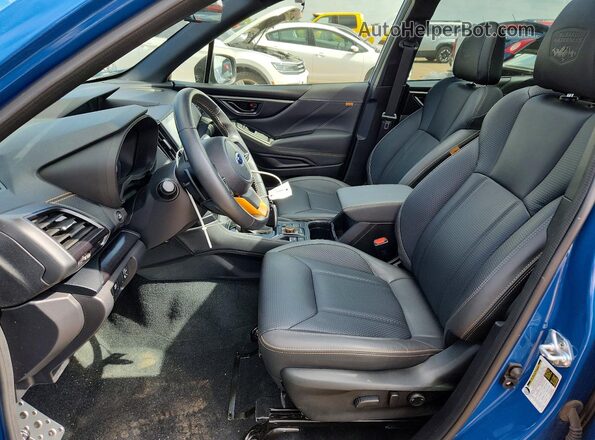 JF2SKALC8PH530857 2023 SUBARU FORESTER Blue Widok wnętrza z przodu