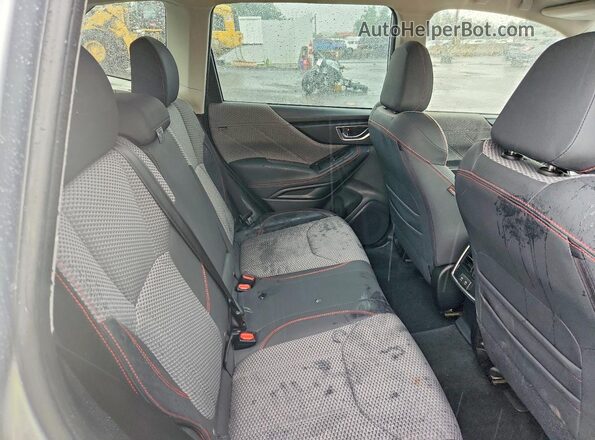 JF2SKALC9MH539644 2021 SUBARU FORESTER Silver Vista interior trasera