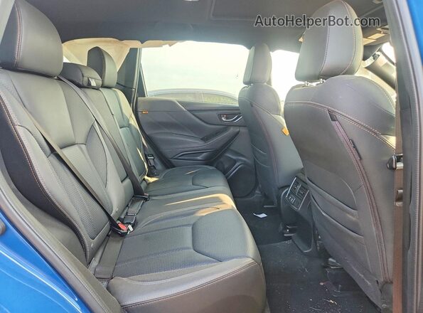 JF2SKAMC2NH522345 2022 SUBARU FORESTER Blue Rear interior view