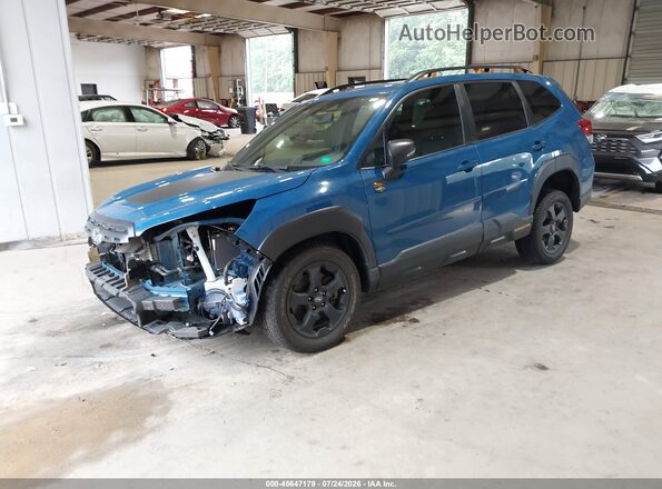 JF2SKAMC5NH401020 2022 SUBARU FORESTER Blue Vista tres cuartos delantera izquierda