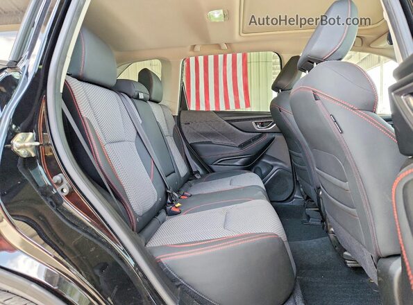 JF2SKAMC6LH549805 2020 SUBARU FORESTER Black Rear interior view